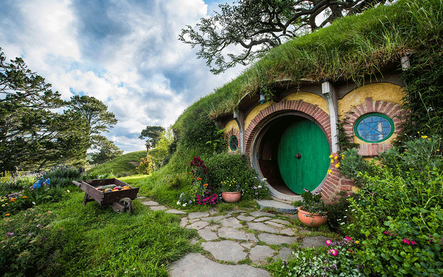 2,-Discover-Hobbiton,-the-real-Hobbit-Village-in-Matamata,-New-Zealand